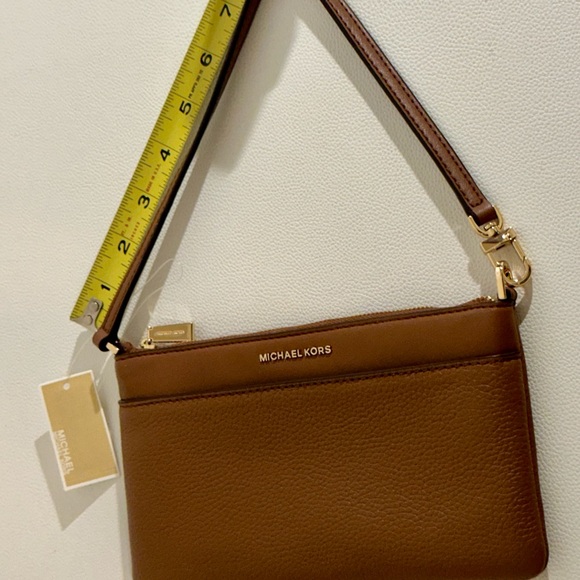 Michael Kors Jet Set Brown Leather Shoulder Baguette Bag • Gold Hardware • NWT - Picture 12 of 15
